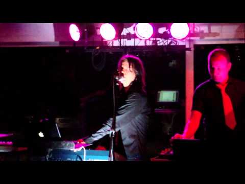 EVRIDIKI - D. KORGIALAS "ΘΕΛΩ ΤΟΣΟ ΝΑ ΣΕ ΔΩ" (4 On The Floor mix 2011) - LIVE
