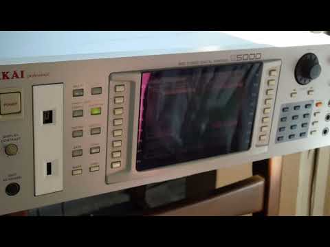 Akai S5000 MIDI Stereo Digital Sampler 1998 - White image 12