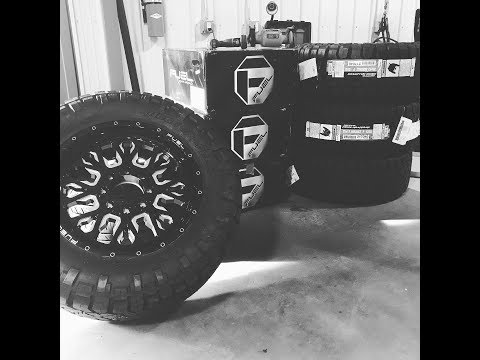 2018 RAM 2500 Level Kit - Fuel Wheels- Amp Research Boards