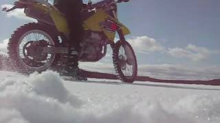 preview picture of video 'Ice Riding drz 400.wmv'
