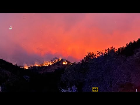 Explosive development of CAL WOOD FIRE just 10 miles NW of Boulder, CO