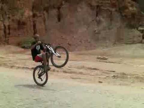 andando de uma roda ( pedro )