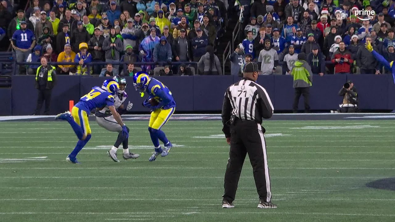 Wallace reads Darnolds' eyes for a Rams' INT