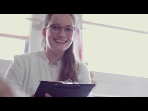 Portrait of intern Elisabeth Blümel