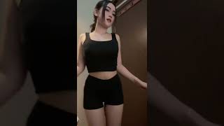 Woww Nyeplak Sekallleeeeeeee ?