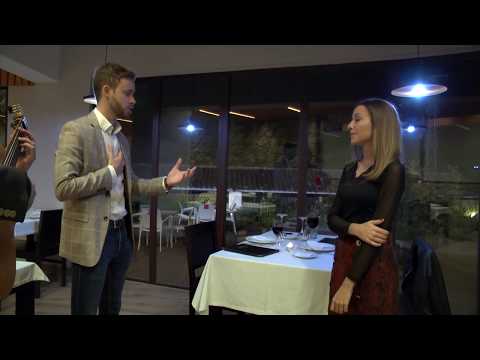 Pedida de mano sorpresa | Novio canta a novia boda