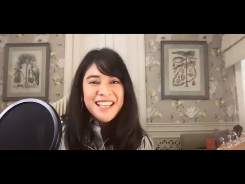 Pernah lihat Dian Sastrowardoyo main gitar sambil nyanyi? Tonton sampai habis! #BangunPagi