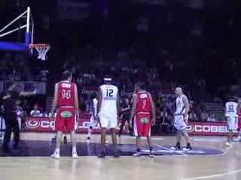 33 23-02-08 BCO-Charleroi - Vrijworpen Greg Brunner.mpg