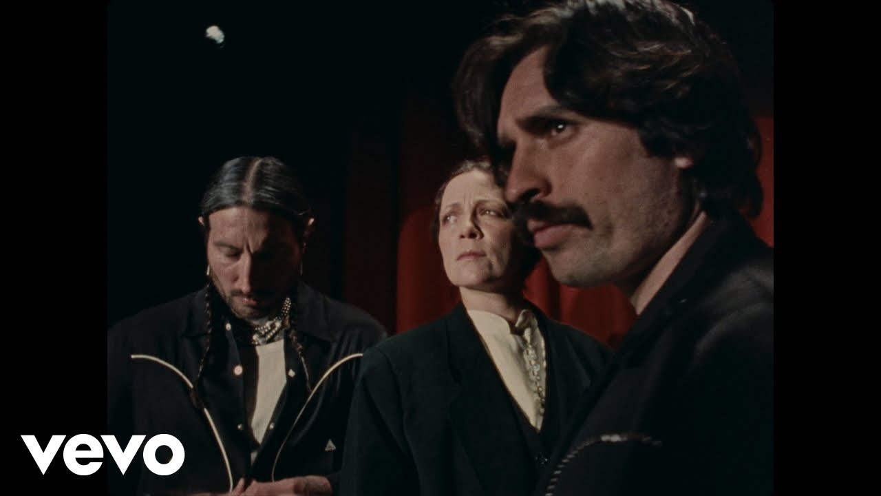 Luna Creciente - Natalia Lafourcade & Hermanos Gutiérrez 和訳 by radictionary