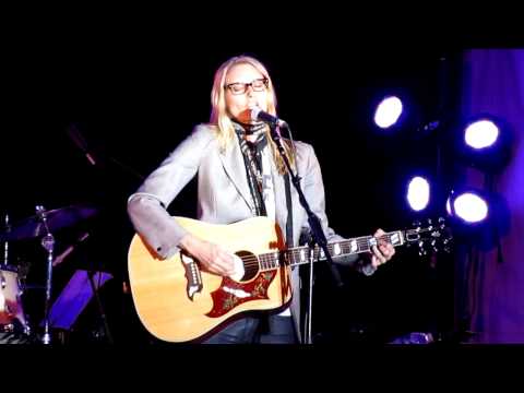 Aimee Mann - One (is the Loneliest Number) and Deathly. Live, 08/13/11/