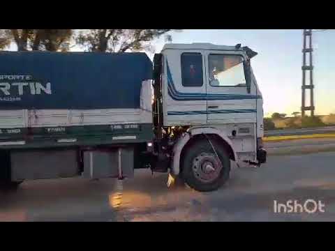 CAMIONES EN RP158 Y CRUCE CON RN19 , SAN FRANCISCO , CORDOBA , ARGENTINA , VIDEO 212
