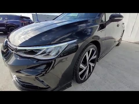 Volkswagen Golf 1.5 TSI 130HP R-Line - PAN ROOF + - Image 2