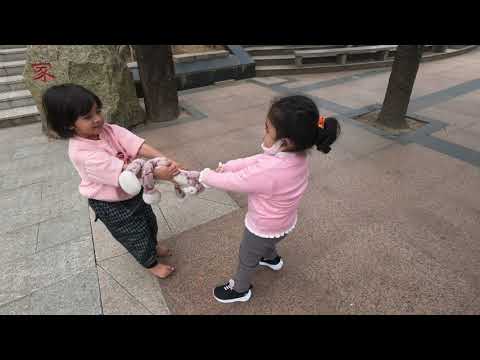 Nimrah with Sarah | Cat fight | cuteness reloaded