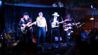 Einmal um die ganze Welt mit John TC & The Troubleshooters