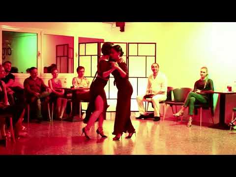 Corina Herrera e Inés Muzzopappa - Sacale Punta - Milonga - Orquesta de Edgardo Donato