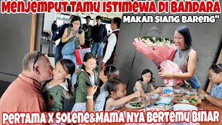Download lagu MENJEMPUT TAMU ISTIMEWA‼️REAKSI SOLENE BERTEMU BINAR || MAKAN SIANG BARENG NDOK SOLENE & MAMANYA mp3 Download lagu MENJEMPUT TAMU ISTIMEWA‼️REAKSI SOLENE BERTEMU BINAR || MAKAN SIANG BARENG NDOK SOLENE & MAMANYA mp3