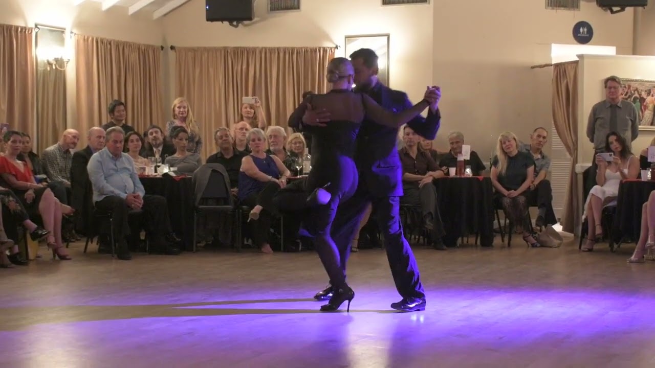 Facundo de la Cruz & Noelia Hurtado at Milonga Corazón 2/3