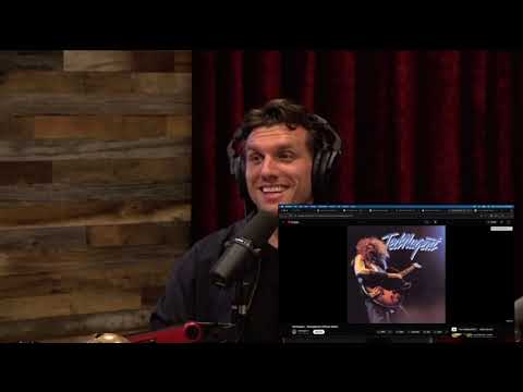 Joe Rogan introduces comedians to Stranglehold