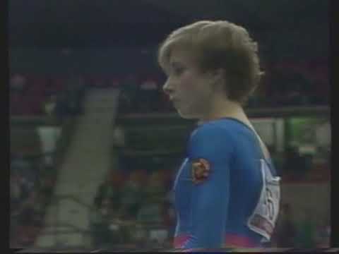 Gabriele Fähnrich (GDR) - Worlds 1985 ) - Team Competition - Uneven Bars