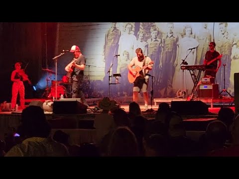 Cowboys and Sunsets & Ain't Gotta Dollar ~ Oliver Anthony in Concert