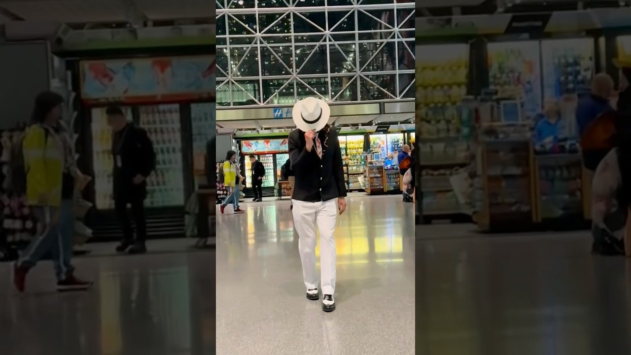 Is this the guy called Muzan?😮 (Demon Slayer)👹🚶🏻‍➡️ #michaeljackton #moonwalk #michaeljackson