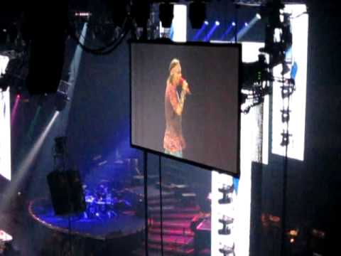 Guns n' Roses - This i Love (live Calgary ,Alberta Canada January 16 2010)