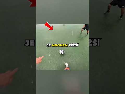 Jak moc déšť ovlivňuje fotbalisty