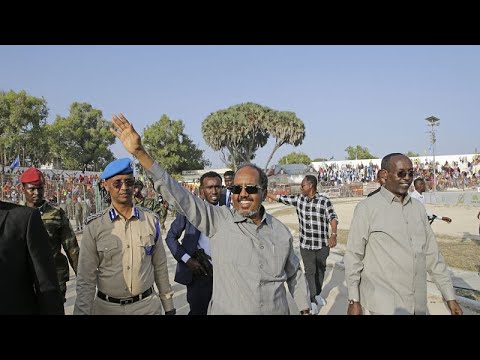 شاهد تجمع شعبي بإشراف الرئيس الصومالي في مقديشيو ضد حركة الشباب
