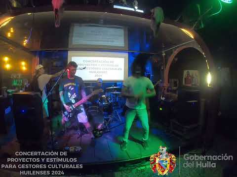 AxCxMxE -Voces Inocentes (en vivo)