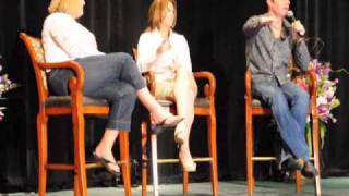 John Spencer Ellis, Kelli Ellis and Kelly O'Neil endorsing Moriah Diamond