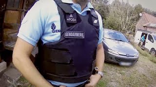 HUISSIER et GENDARMES VS droit de propriété d'un être humain