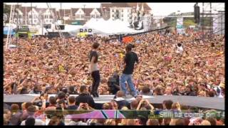 [HD] Tinchy Stryder feat. Amelle (Sugababes) - Never Leave You (Live at T4 on the Beach)