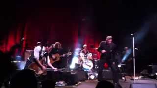 Loquillo y Los Trogloditas El Hombre de Negro (Santiago 19.04.2013) Lyrics Letra