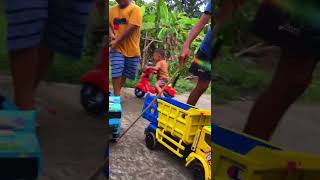 Download lagu Miniatur Truk Oleng Canter Dan Giga mp3