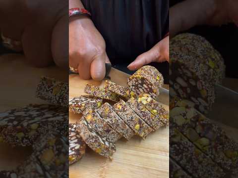 2 Sugar-Free Dry-fruits Roll😋 खजूर dry fruit mithai #shorts #sweets #mithai #viralshort #ytshort