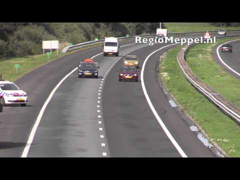 Auto op zijn kant A28 Staphorst