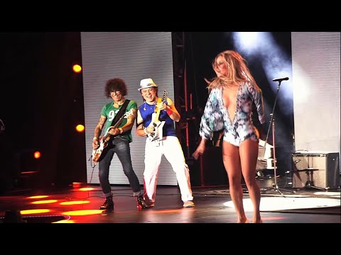 Chame Gente/ Vassourinhas - Claudia Leitte, Luiz Caldas e Armandinho (DVD AXEMUSIC)