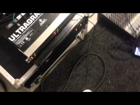 Behringer ep2500 + 4x subbas 500W / 8ohm