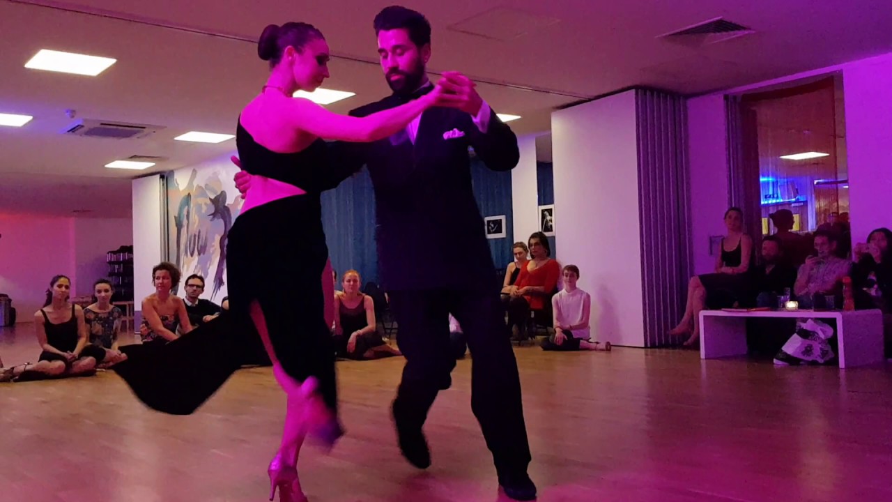 Jose Fernandez & Martina Waldman - London, Milonga Negracha 2019 2/4