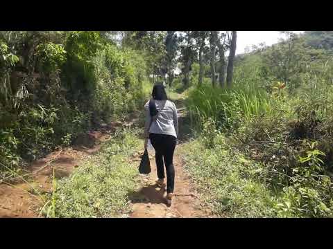 perjalanan di kaki gunung menuju Gunung Kramat sangat melelahkan