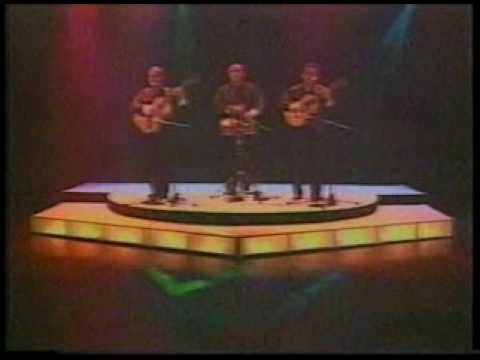 Trío Los Embajadores de Cuba "Cuidadito compay gallo"