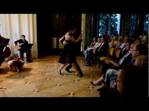 Maria y Pablo "Oblivión" mit dem BlueSound Quintett - polnische Botschaft