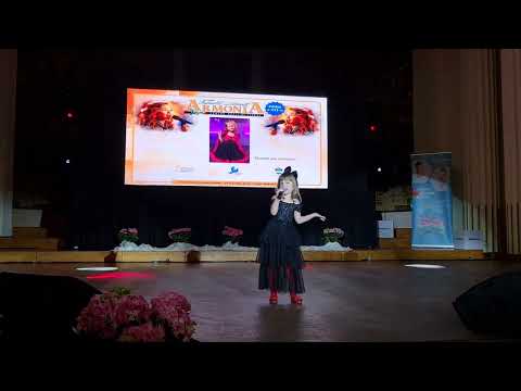 Iulia Seulean - Cine Vrea Telenovele