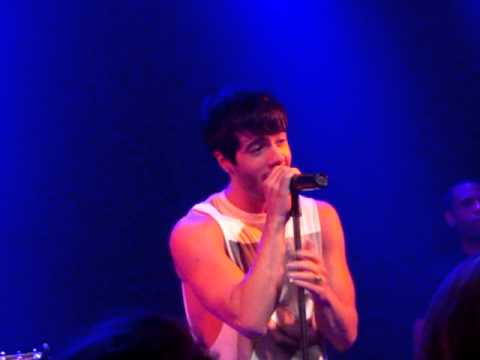 Travis Garland Performing "Didn't Stand a Chance" at The Troubadour 1/4/2013