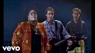 Carole Fredericks, Jean-Jacques Goldman, Michael Jones - C&#39;est pas d&#39;l&#39;amour (Clip officiel)