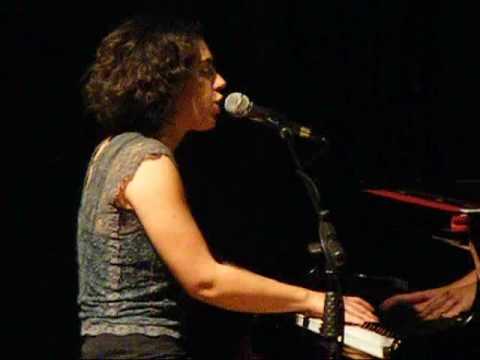 Talya Eliav sings Barbara's magic powder.wmv