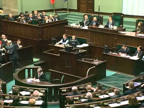 [244/276] Ewa Kopacz: Ponieważ każdy klub ma prawo do zgłoszenia wniosku o przerwę, ogłaszam...