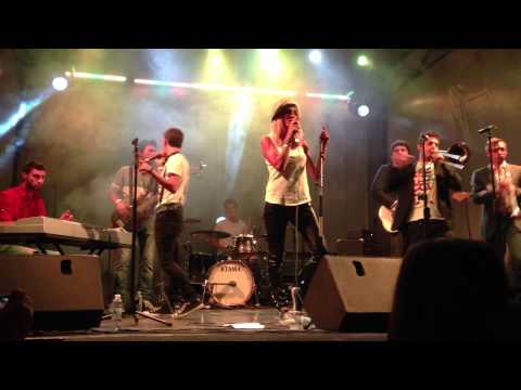 Milenita - Вевеве, сеир, беге (Live@Maimunarnika, Sofia - 04.09.2013)