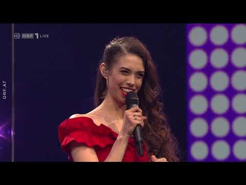 FernG'schaut am 05.03.2021 - ORF 1 - Starmania 21 Karen Danger singt  Besamo Mucho von Luis Miguel