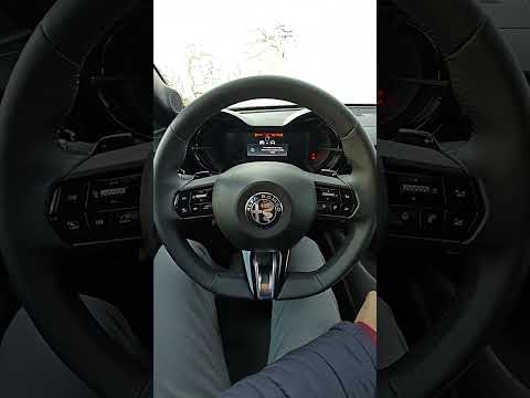 2025 Alfa Romeo Junior Ibrida 1.2 - Cold Start